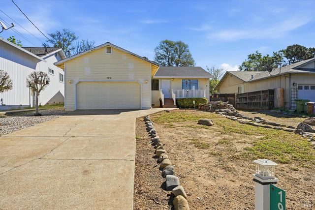 19176 Stonegate Rd, Hidden Valley Lake, CA 95467