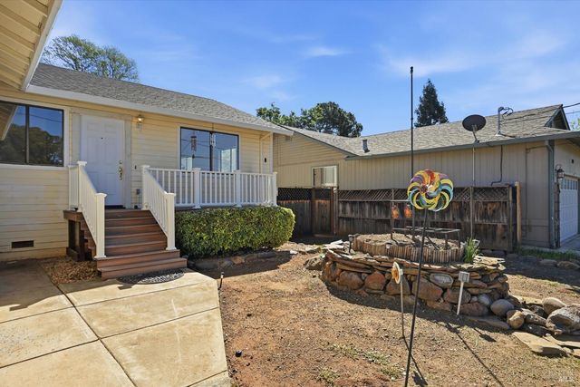 19176 Stonegate Rd, Hidden Valley Lake, CA 95467