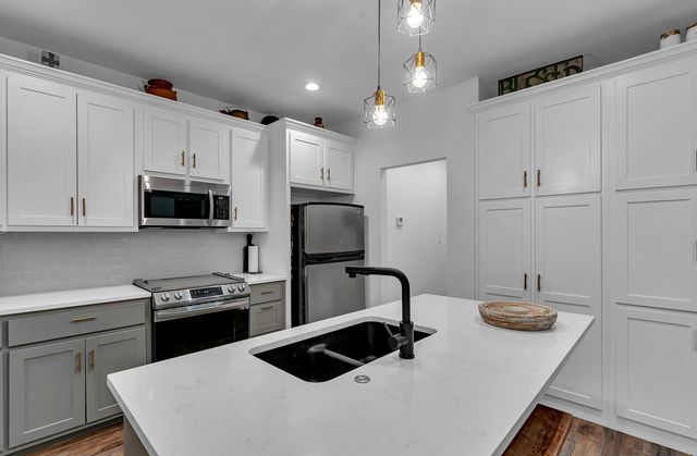 466 S. Forest Lake Dr., Longview, TX 75605