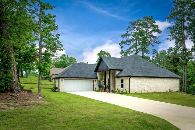 466 S. Forest Lake Dr., Longview, TX 75605