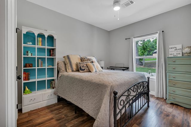 466 S. Forest Lake Dr., Longview, TX 75605