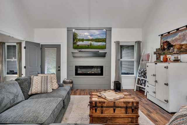 466 S. Forest Lake Dr., Longview, TX 75605