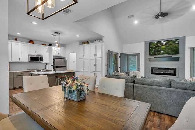 466 S. Forest Lake Dr., Longview, TX 75605