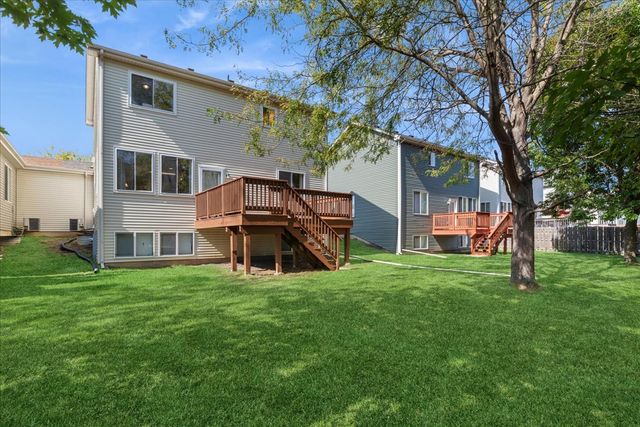 1823 S Fallbrook Drive, Round Lake, IL 60073