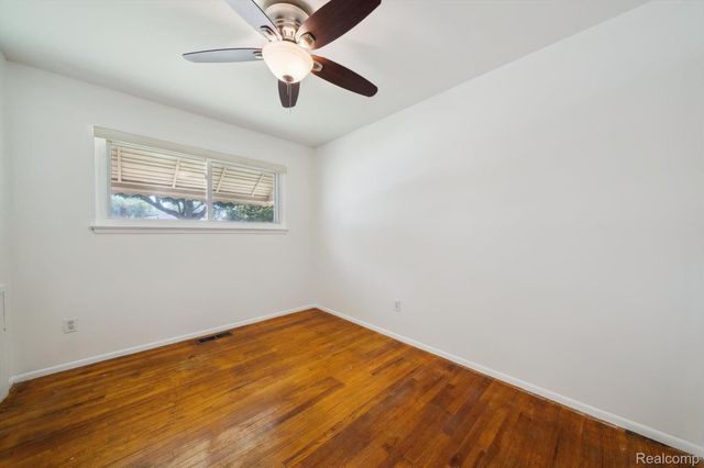 26615 Thomas Street, Warren, MI 48091