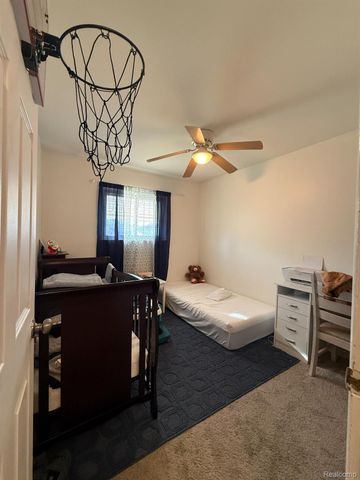 26615 Thomas Street, Warren, MI 48091