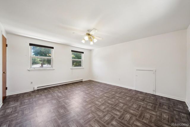 26615 Thomas Street, Warren, MI 48091