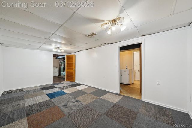 26615 Thomas Street, Warren, MI 48091