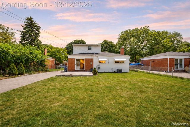 26615 Thomas Street, Warren, MI 48091