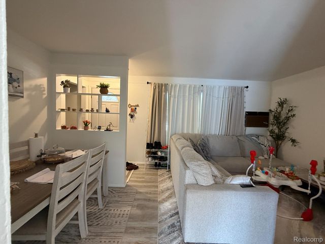 26615 Thomas Street, Warren, MI 48091