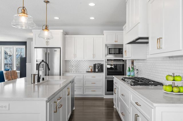 7529 Urbandale Lane N, Maple Grove, MN 55311