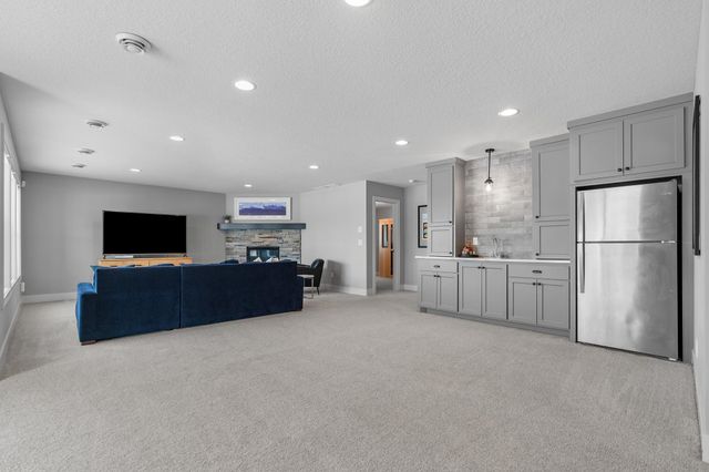 7529 Urbandale Lane N, Maple Grove, MN 55311