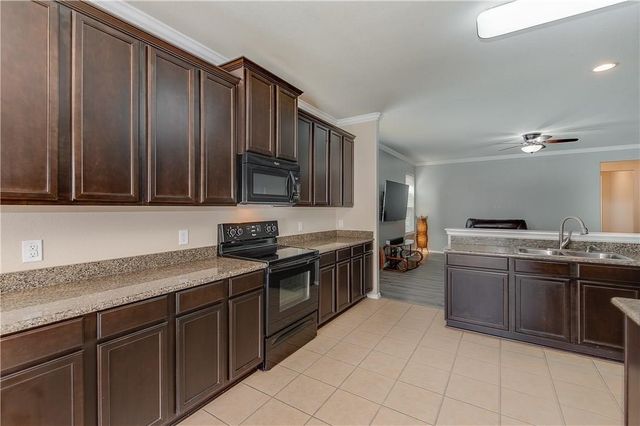 940 Appalachian Lane, Savannah, TX 76227