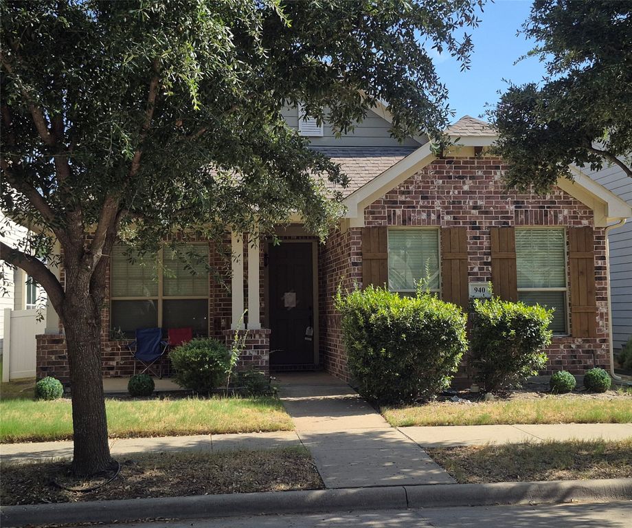 940 Appalachian Lane, Savannah, TX 76227