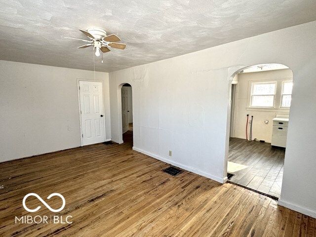 2405 E 3rd Street, Anderson, IN 46012