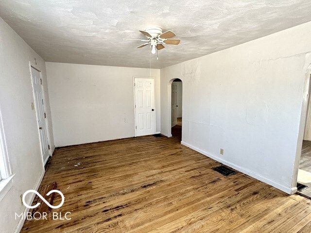 2405 E 3rd Street, Anderson, IN 46012