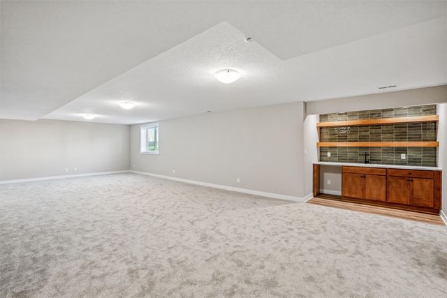2640 Abbott Drive, Waukee, IA 50263