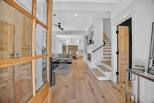 305 E 5th Street, Houston, TX 77007