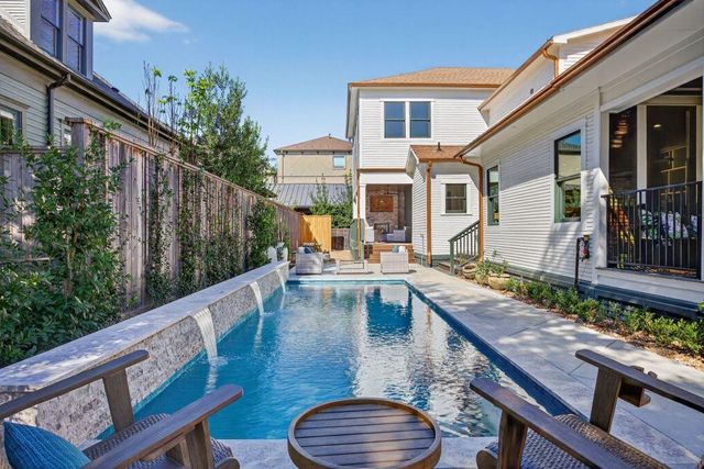 305 E 5th Street, Houston, TX 77007