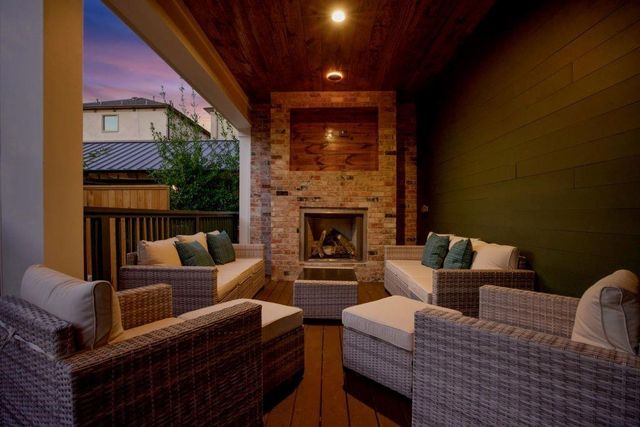 305 E 5th Street, Houston, TX 77007