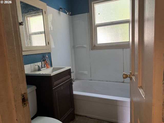 1725 Ne 102nd Ave, Portland, OR 97220