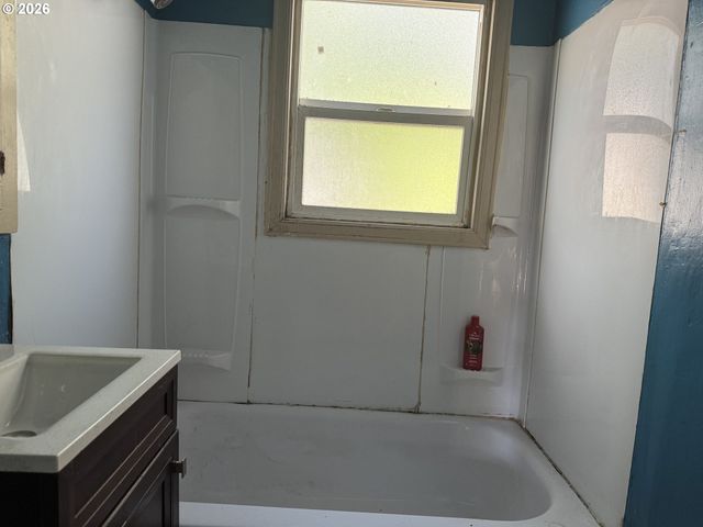 1725 Ne 102nd Ave, Portland, OR 97220