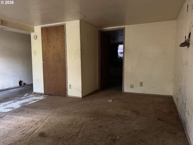 1725 Ne 102nd Ave, Portland, OR 97220