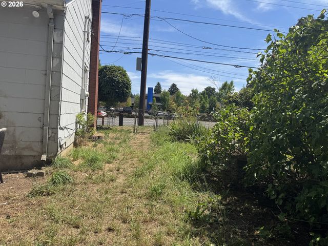 1725 Ne 102nd Ave, Portland, OR 97220