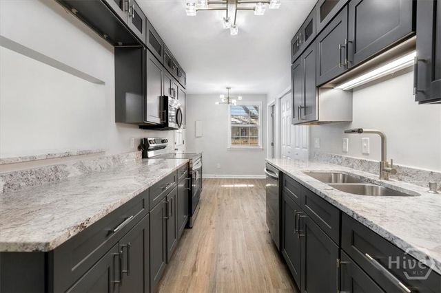 2111 Greenwood Street, Savannah, GA 31404