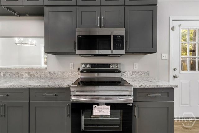 2111 Greenwood Street, Savannah, GA 31404