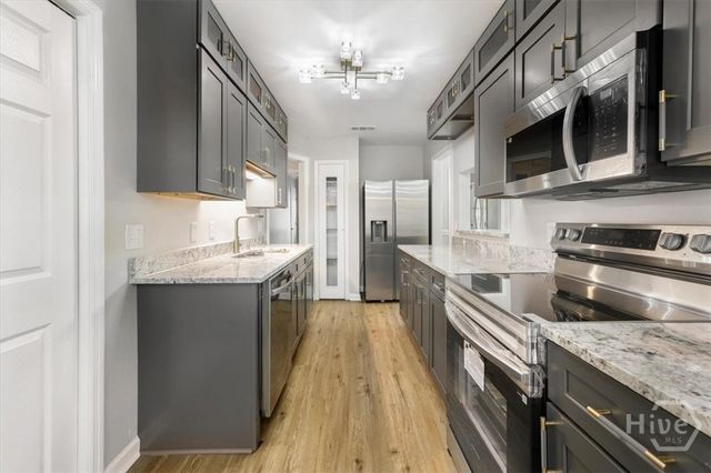 2111 Greenwood Street, Savannah, GA 31404