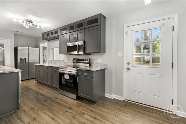2111 Greenwood Street, Savannah, GA 31404