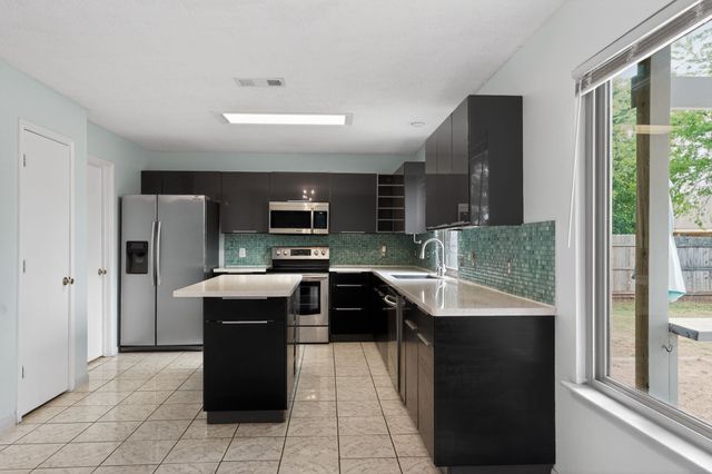 8524 Gatlinburg Drive, Fort Worth, TX 76123