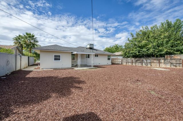 4044 N Crystal Avenue, Fresno, CA 93705