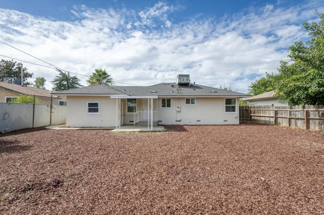 4044 N Crystal Avenue, Fresno, CA 93705