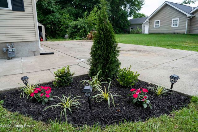 408 Evergreen Rd, Louisville, KY 40223