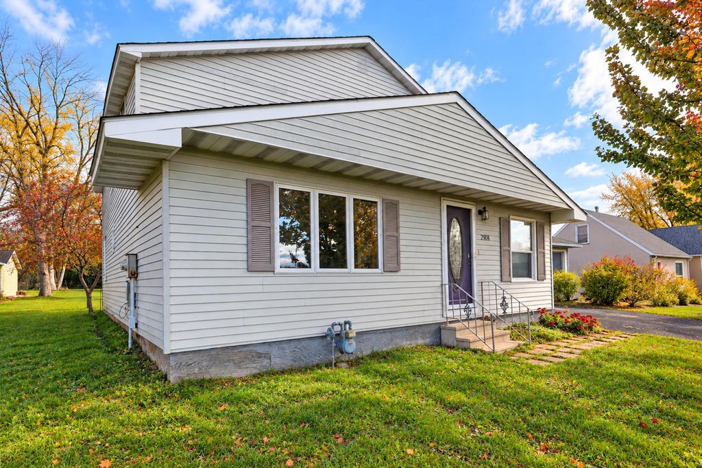 2904 11th Street NE, Austin, MN 55912 — exterior