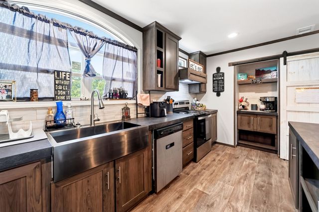 660 Vz County Road 2315, Canton, TX 75103