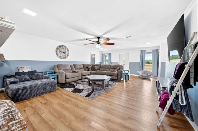 660 Vz County Road 2315, Canton, TX 75103