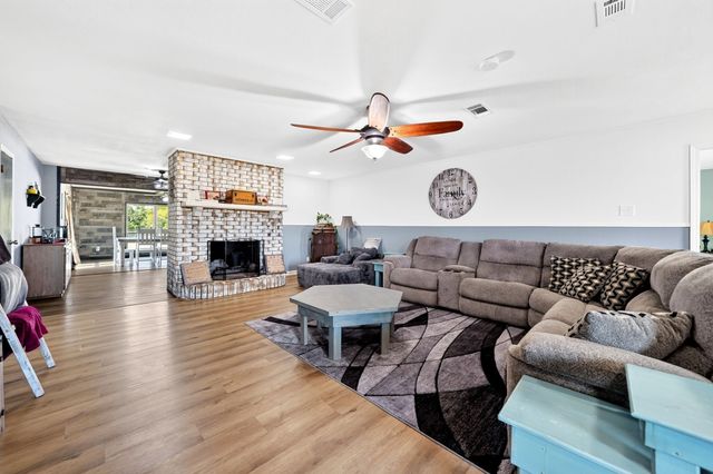 660 Vz County Road 2315, Canton, TX 75103
