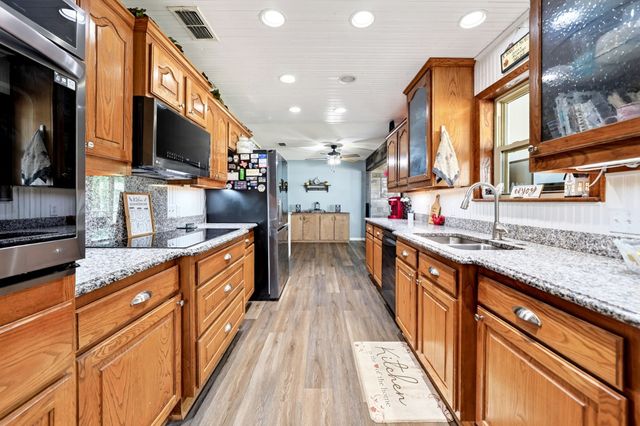 660 Vz County Road 2315, Canton, TX 75103