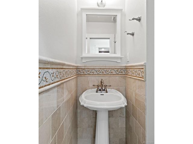 1066 S Josephine St, Denver, CO 80209