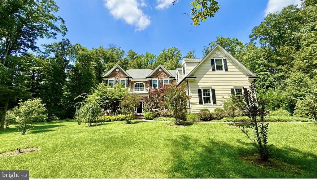 28 BEECH HILL CIR, PRINCETON, NJ 08540 — exterior