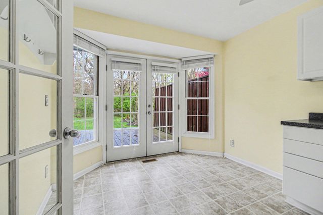 15698 Oakhill Court, Livonia City, MI 48154