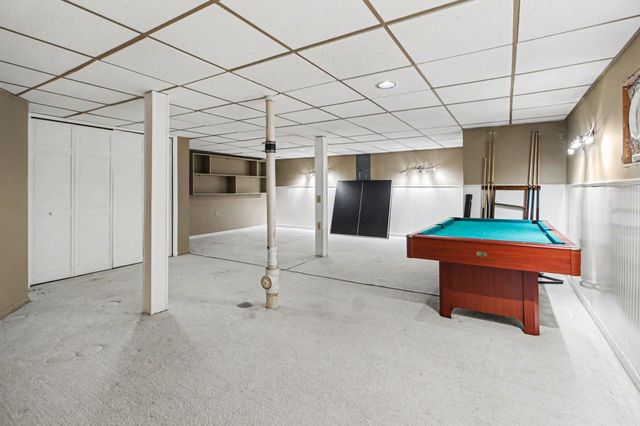 15698 Oakhill Court, Livonia City, MI 48154
