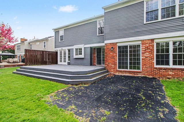 15698 Oakhill Court, Livonia City, MI 48154