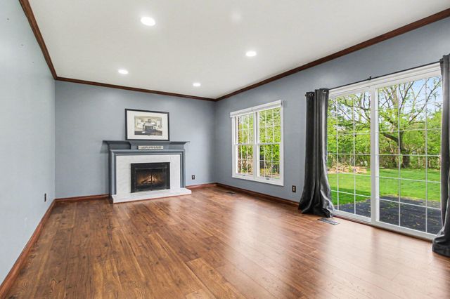 15698 Oakhill Court, Livonia City, MI 48154