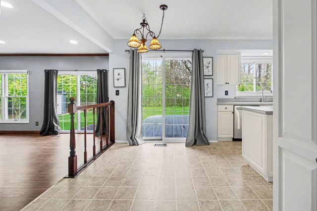 15698 Oakhill Court, Livonia City, MI 48154