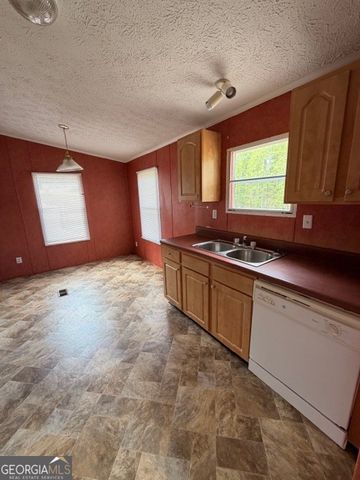 1336 Pine Hill Dr., Elberton, GA 30635