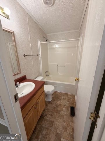 1336 Pine Hill Dr., Elberton, GA 30635